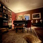 Charming Elegant In Historic Art Nouveau Building, Couette-café Milan