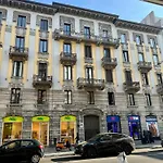 Couette-café Charming Elegant In Historic Art Nouveau Building, 3*