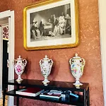 Charming Elegant In Historic Art Nouveau Building, Couette-café Milan