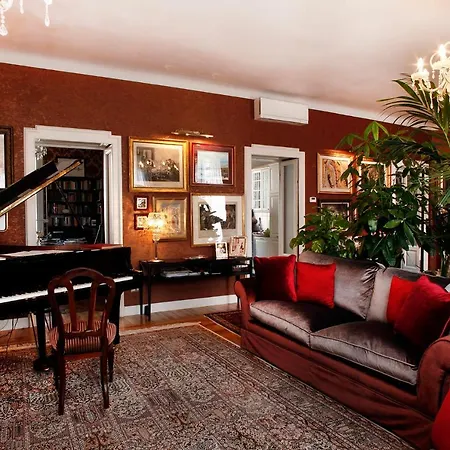 Oda ve Kahvaltı Luxury In Art Nouveau Building Next To Metro Station *