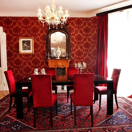 Oda ve Kahvaltı Luxury In Art Nouveau Building Next To Metro Station *