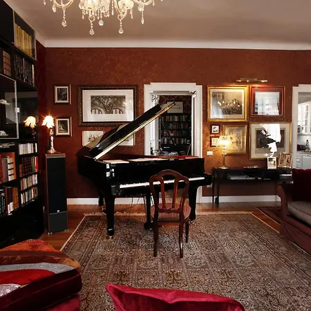 Luxury In Art Nouveau Building Next To Metro Station * 밀라노