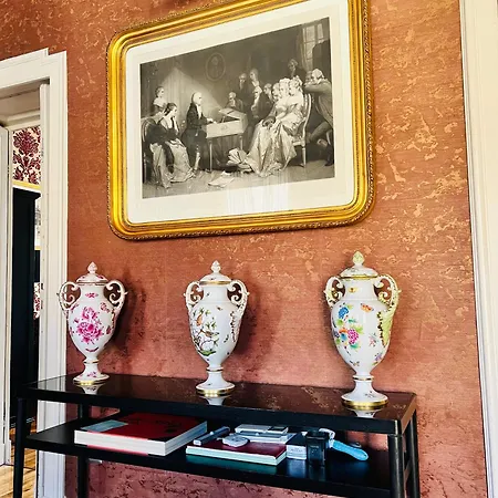Charming Elegant In Historic Art Nouveau Building, Nocleg ze śniadaniem Mediolan