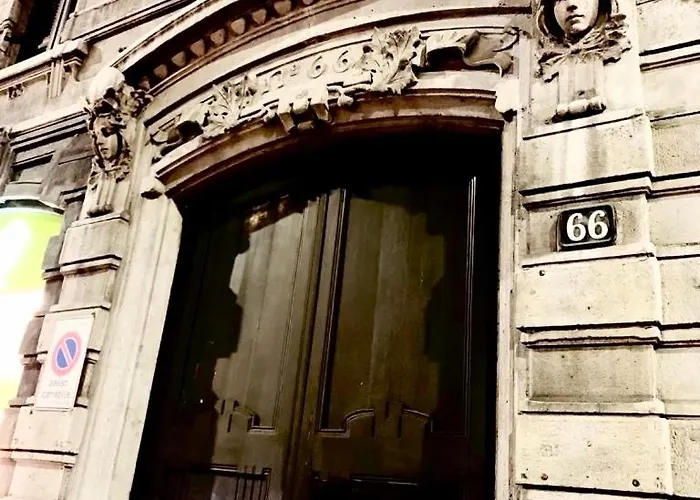 Charming Elegant In Historic Art Nouveau Building, Frühstückspension 3*