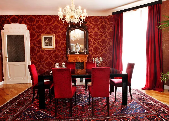 Frühstückspension Charming Elegant In Historic Art Nouveau Building, 3*