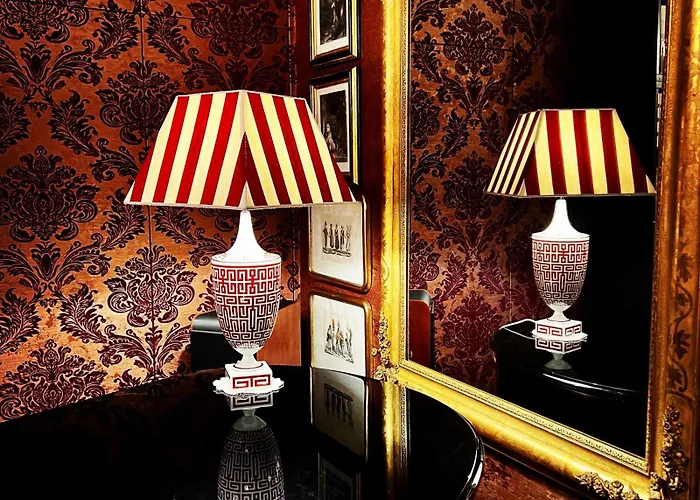 Charming Elegant In Historic Art Nouveau Building, 3* Mailand